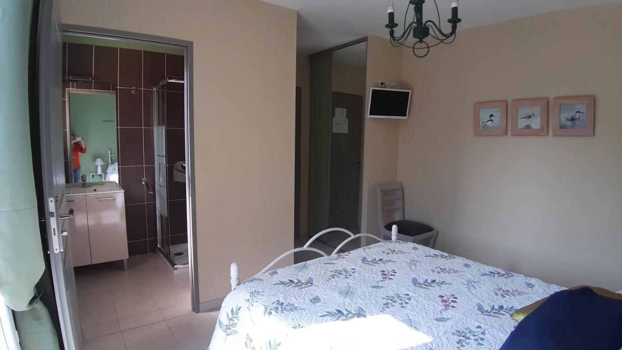 L'Escale D'Ares Chambre Clementine Extérieur photo